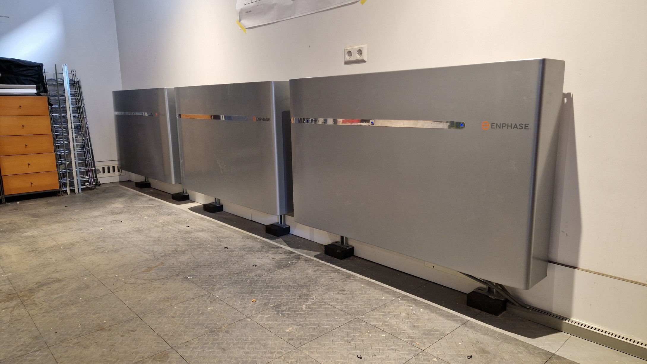 Enphase Thuisbatterij, batterij, laadpalen, zonnepanelen, micro-omvormers, batterijen, zelfbouwpakketten, toon energie systemen, tes, heerle, bergen op zoom, wouw, breda, roosendaal, halsteren, oud gastel, etten-leur, rijsbergen, hoogerheide, ossendrecht, rucphen, prinsenbeek, rijen, tilburg, gilze, numansdorp, strijen, raamsdonkveer, waalwijk, wouw, steenbergen, zundert, oudenbosch, noord-brabant